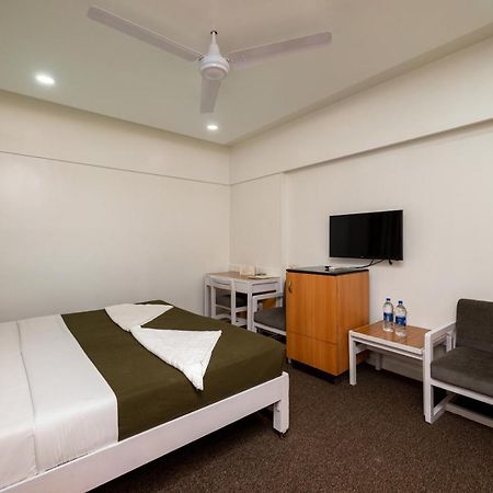 Hotel Balwas International มุมไบ ภายนอก รูปภาพ