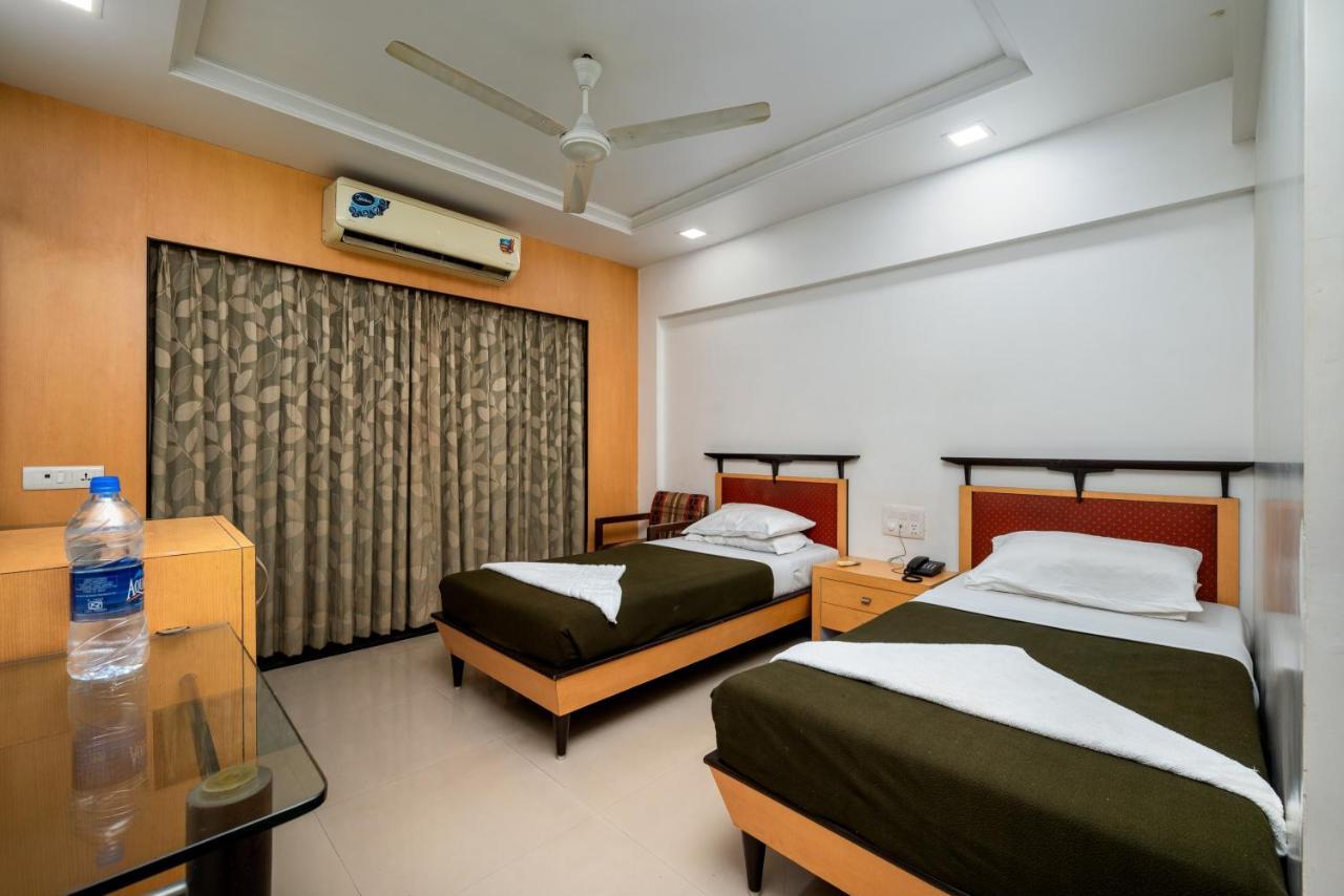 Hotel Balwas International มุมไบ ภายนอก รูปภาพ
