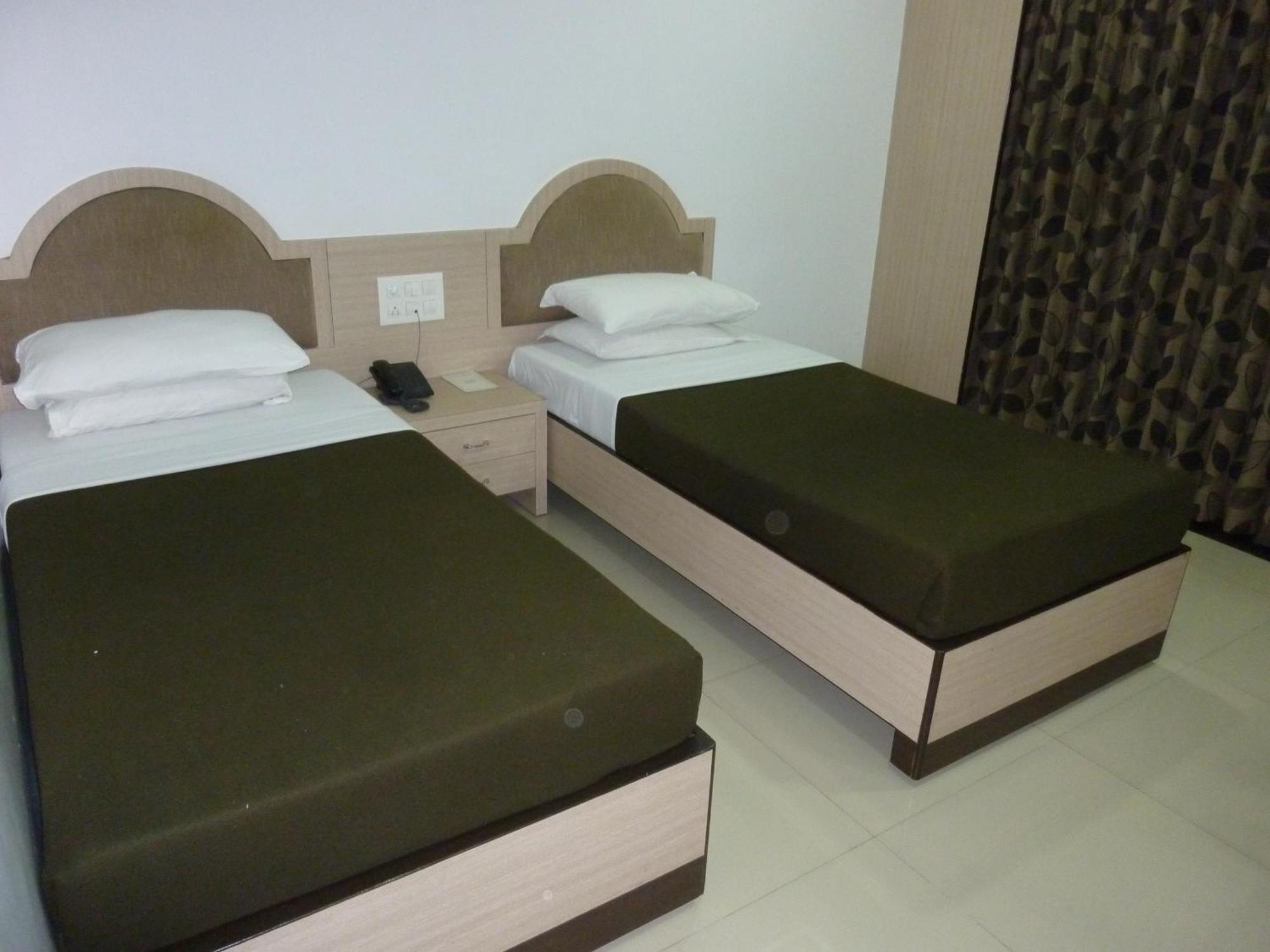 Hotel Balwas International มุมไบ ภายนอก รูปภาพ