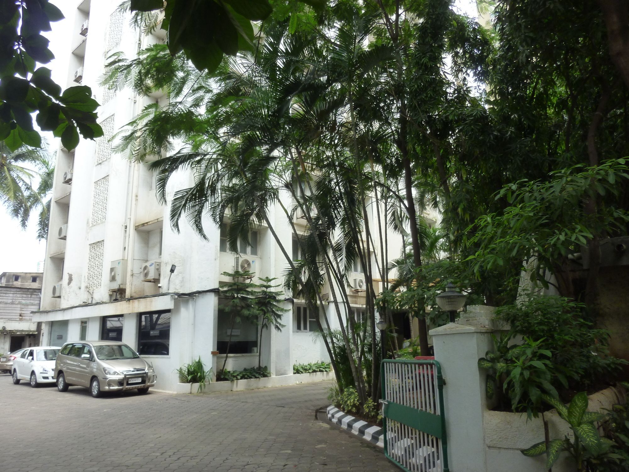Hotel Balwas International มุมไบ ภายนอก รูปภาพ