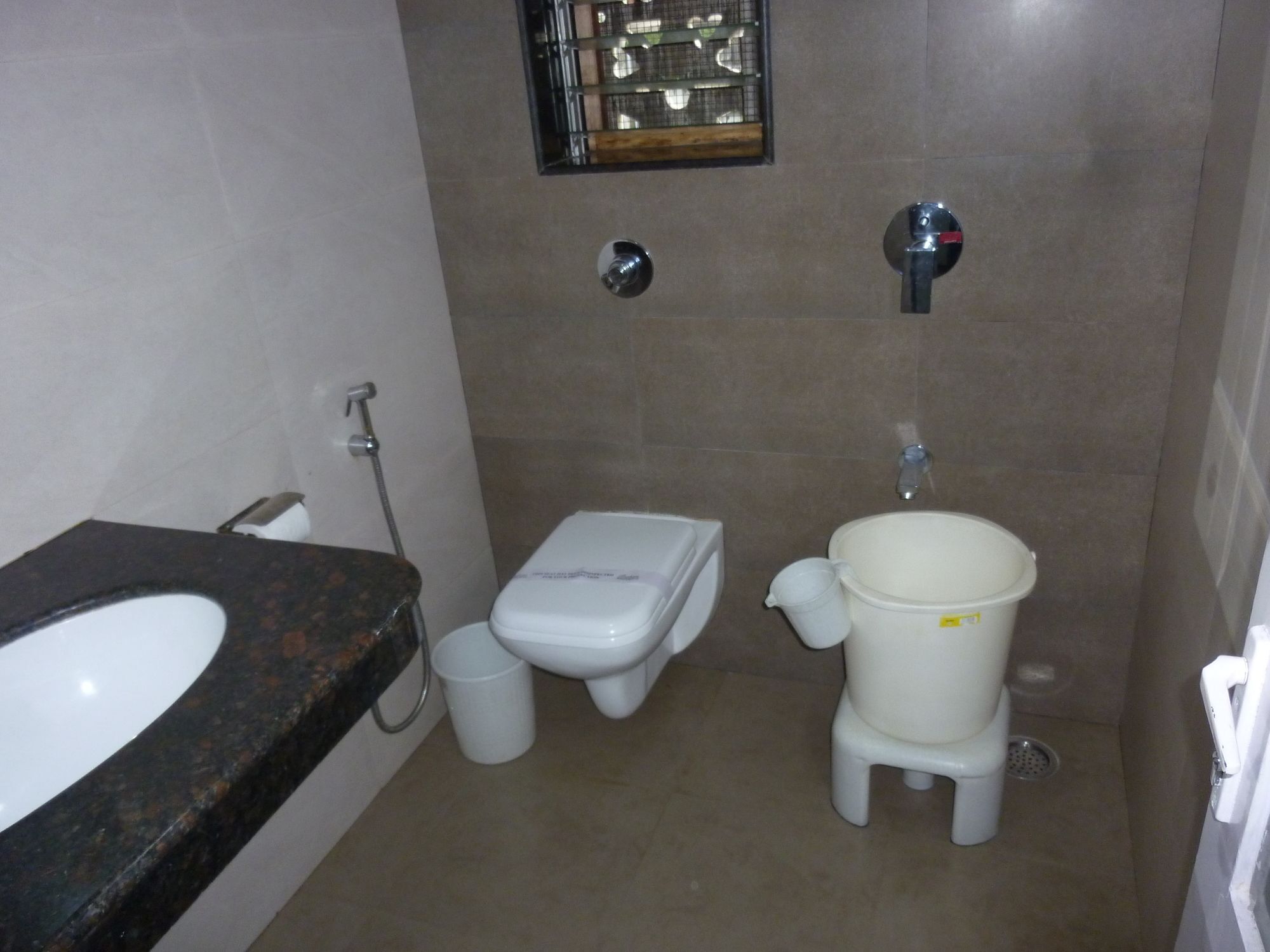 Hotel Balwas International มุมไบ ภายนอก รูปภาพ